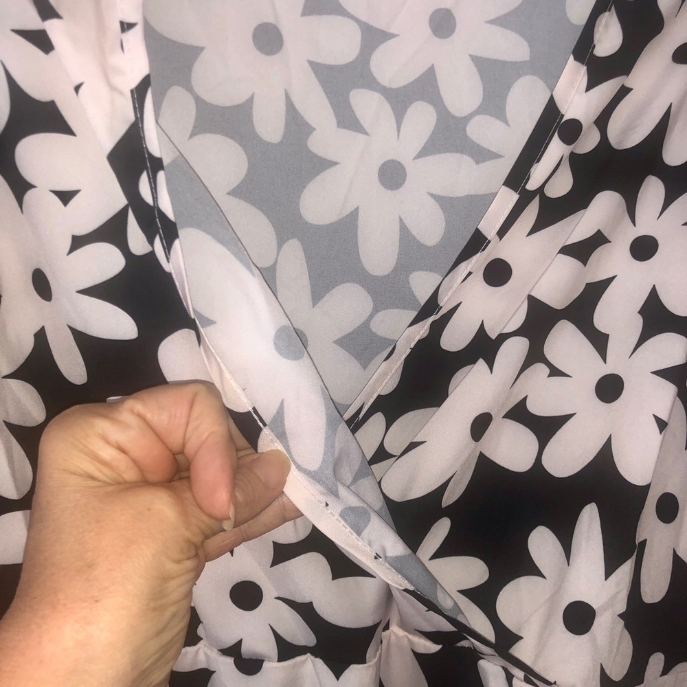 Vintage Daisy Flower Dress - Picture 2 of 7